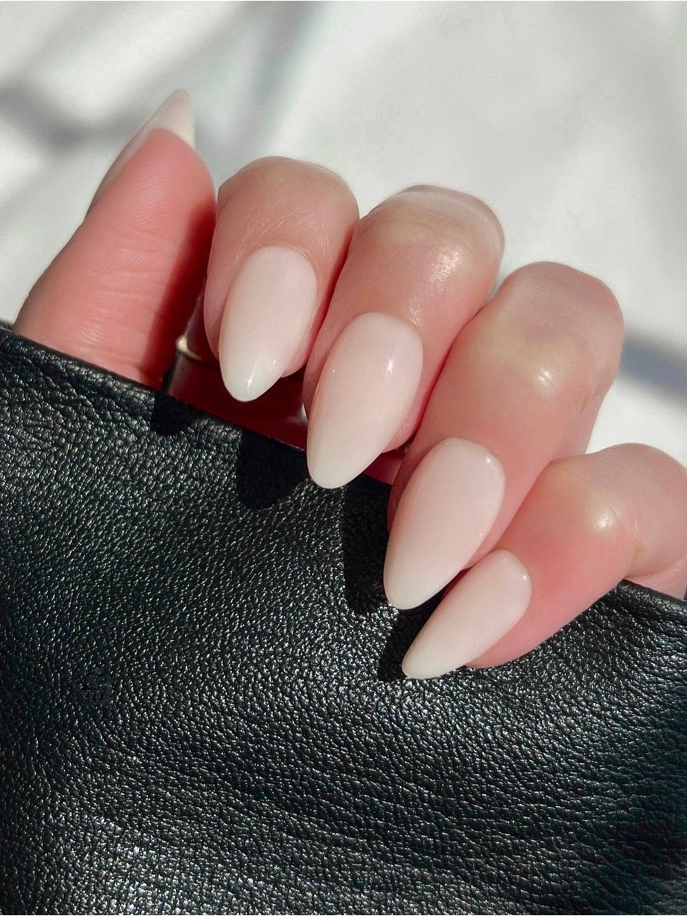 NIB Celebritips “Clean Girl Vibes” Short Almond Milky White Press On Nails